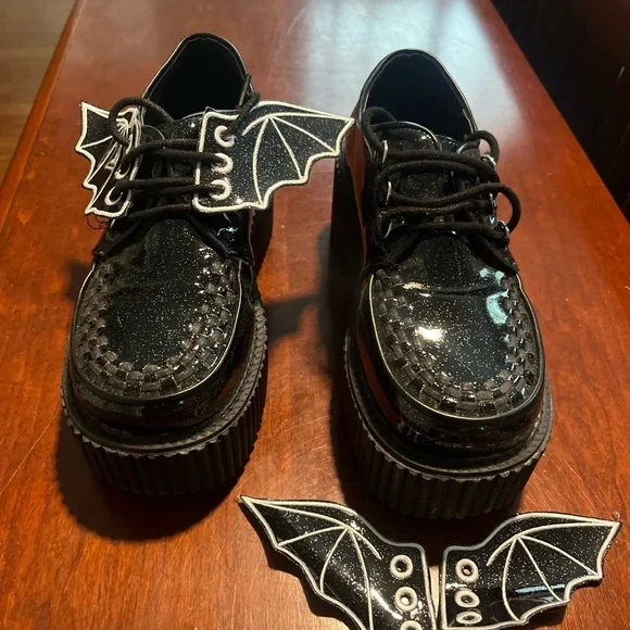 Black Shoes with Bat Wings - Picture 2 of 4